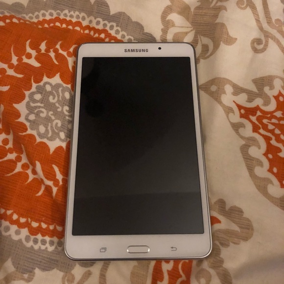 Samsung Tablet - Picture 6 of 8